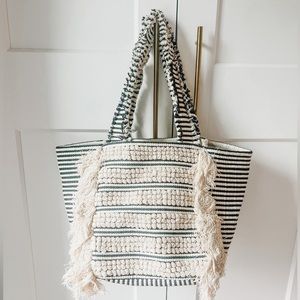 Shiraleah Fringe Beach Tote Bag in Black and Cream